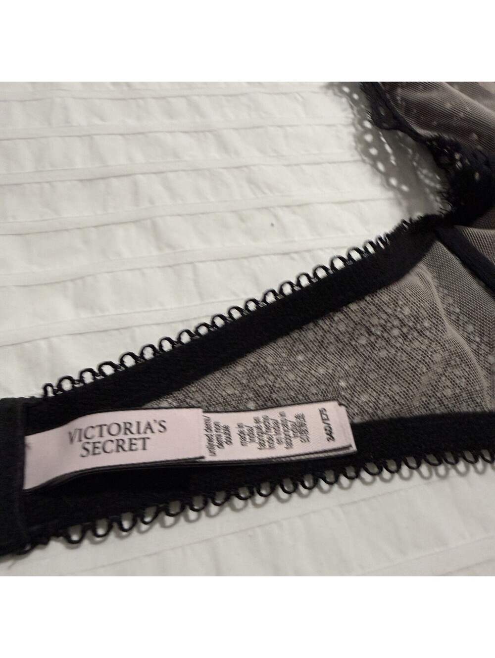 Victoria's Secret Black Lace Keyhole High Neck Halter Bralette Bra Sz 34D - Picture 4 of 9